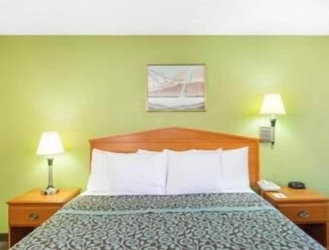 Days Inn By Wyndham Brownsville Экстерьер фото