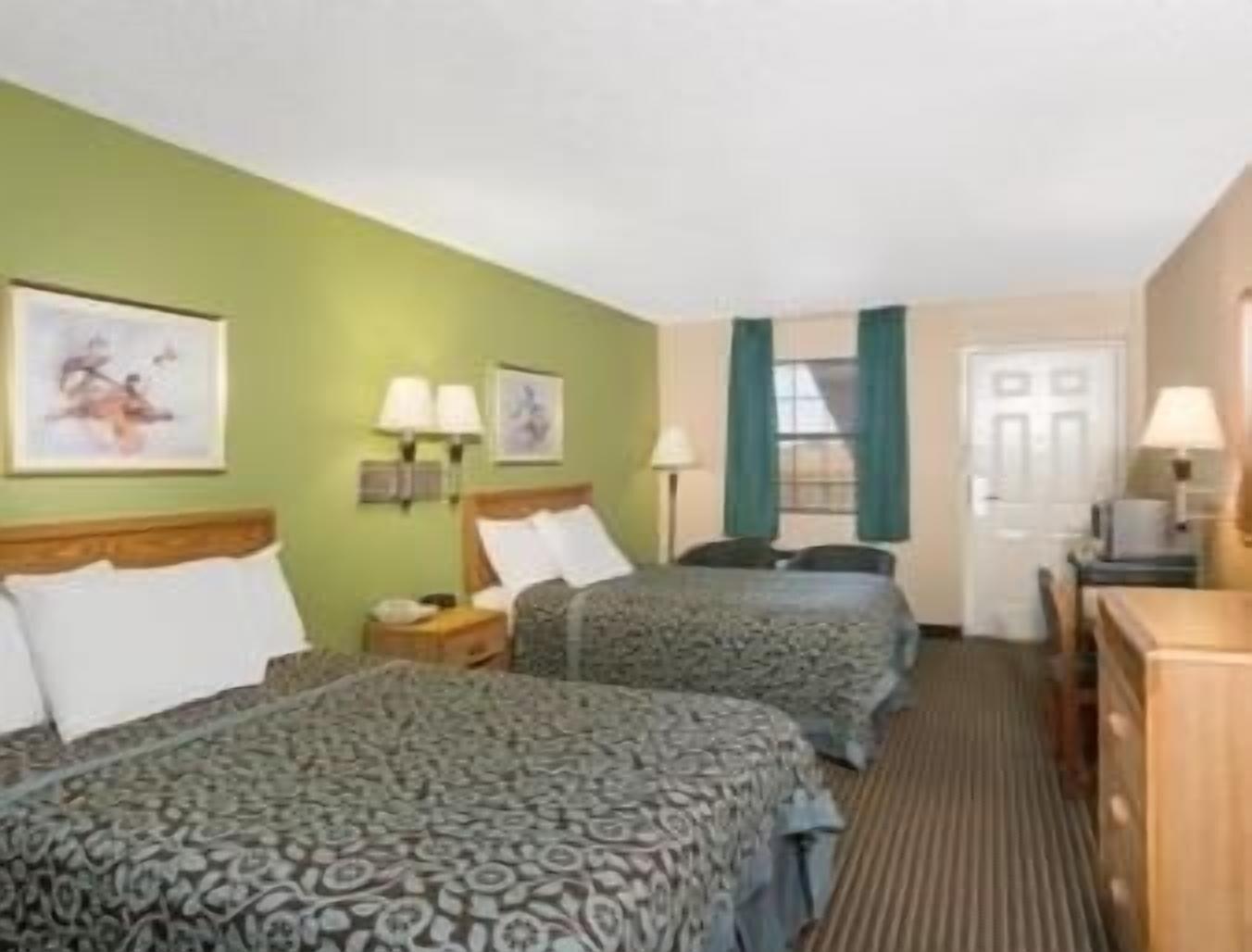 Days Inn By Wyndham Brownsville Экстерьер фото