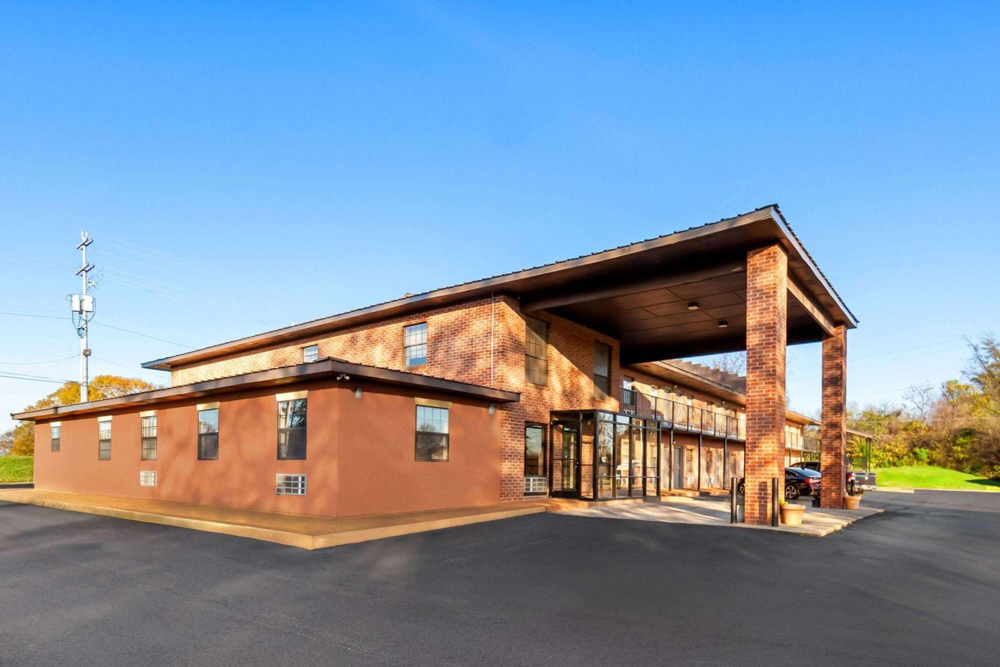 Days Inn By Wyndham Brownsville Экстерьер фото