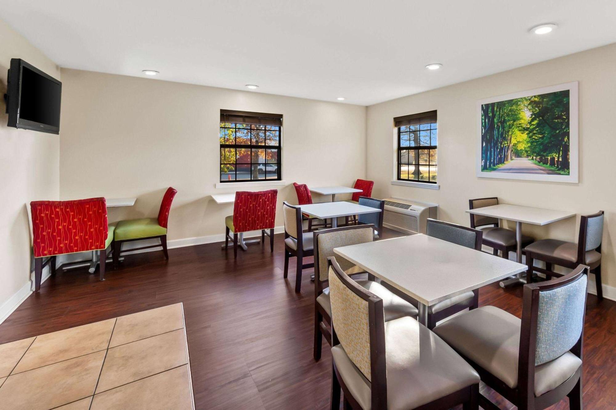Days Inn By Wyndham Brownsville Экстерьер фото